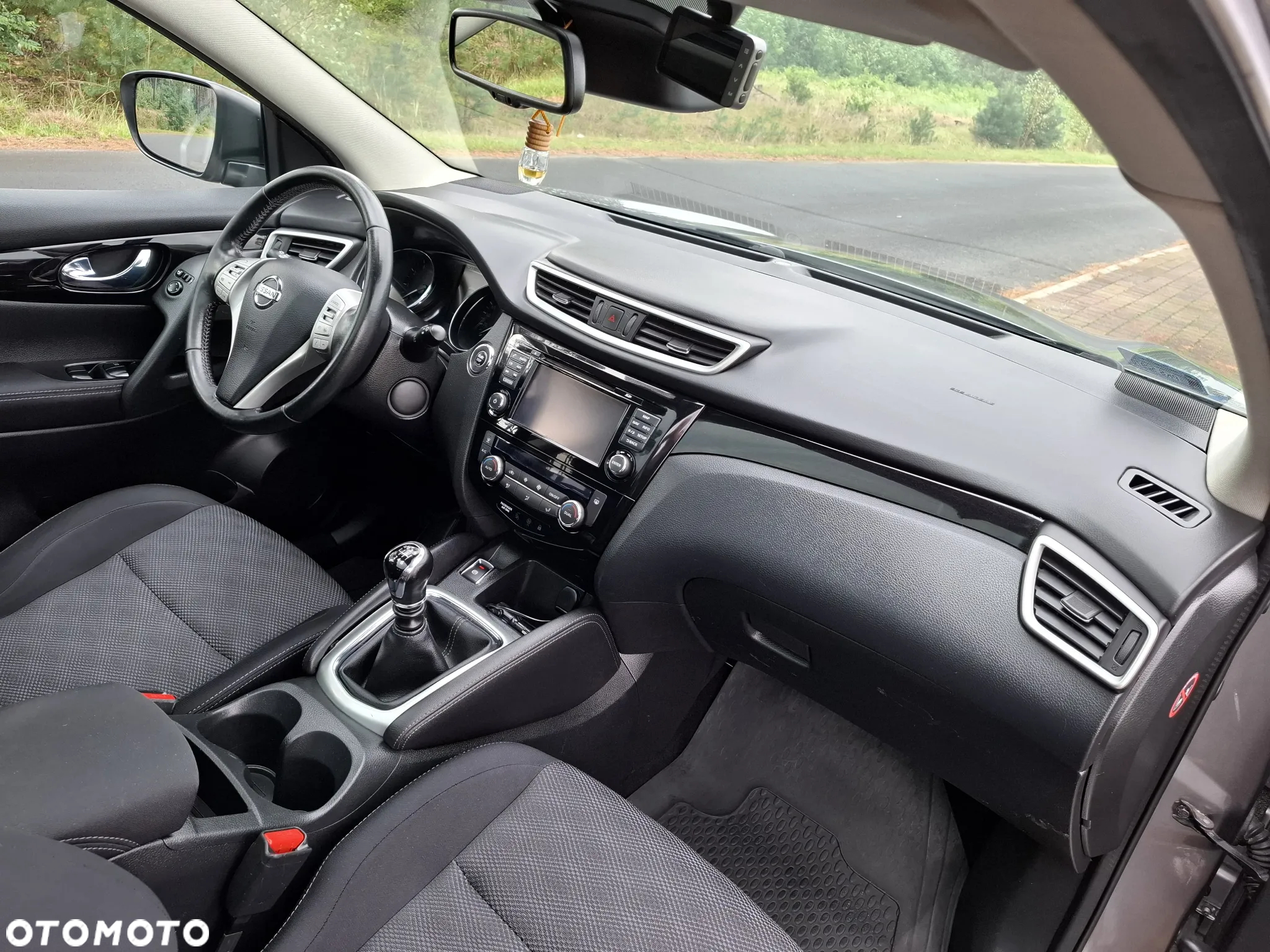Nissan Qashqai 1.2 DIG-T N-Connecta EU6 - 19