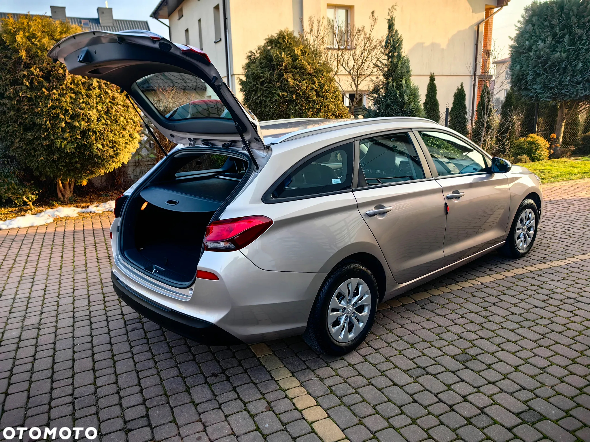 Hyundai i30 1.4 Classic + - 14