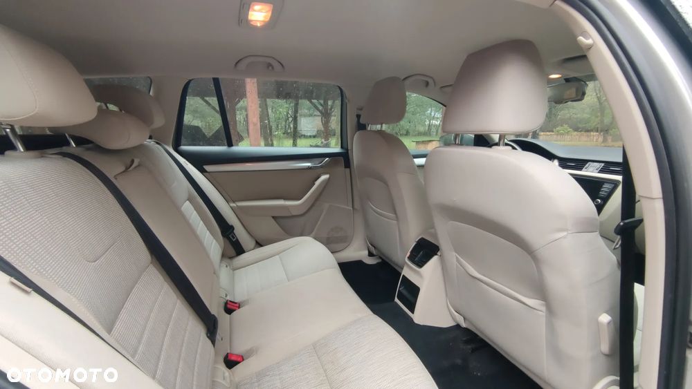 Skoda Octavia 2.0 TDI Elegance - 24