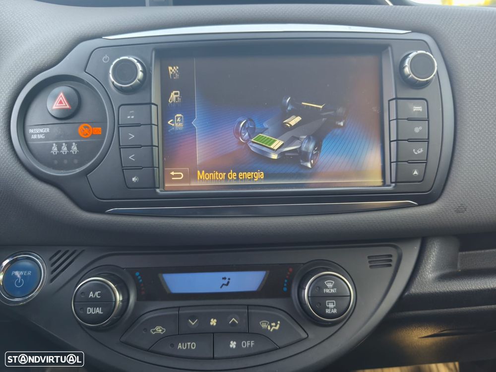 Toyota Yaris 1.5 HSD Comfort+Navi - 13