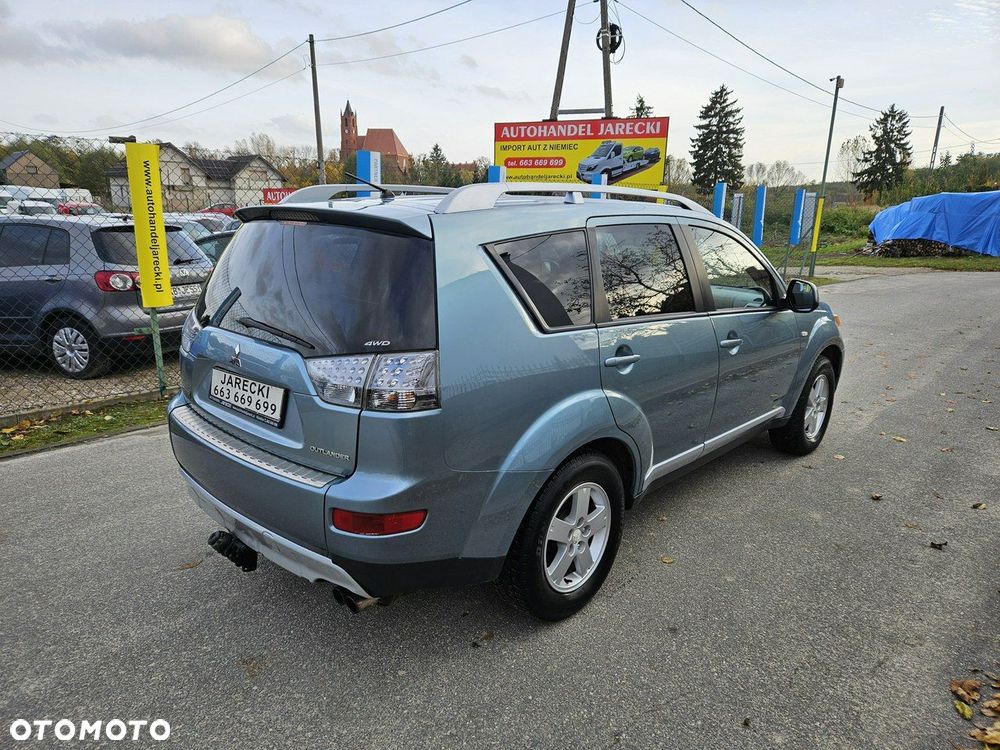 Mitsubishi Outlander - 4
