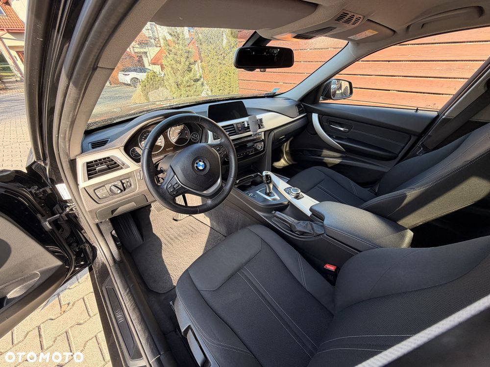 BMW Seria 3 318d - 8