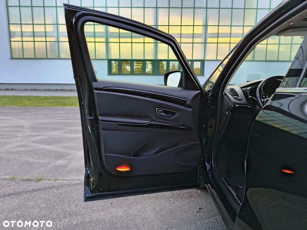 Renault Espace 1.6 dCi Energy Initiale Paris EDC 7os - 9