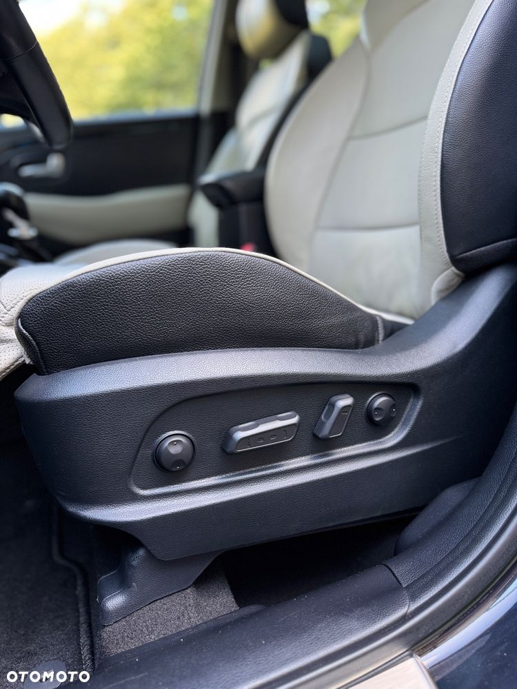 Kia Carens 1.7 CRDi L 7os - 22