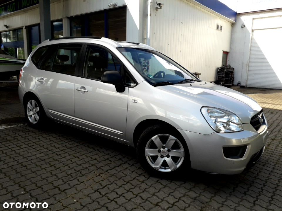 Kia Carens - 35