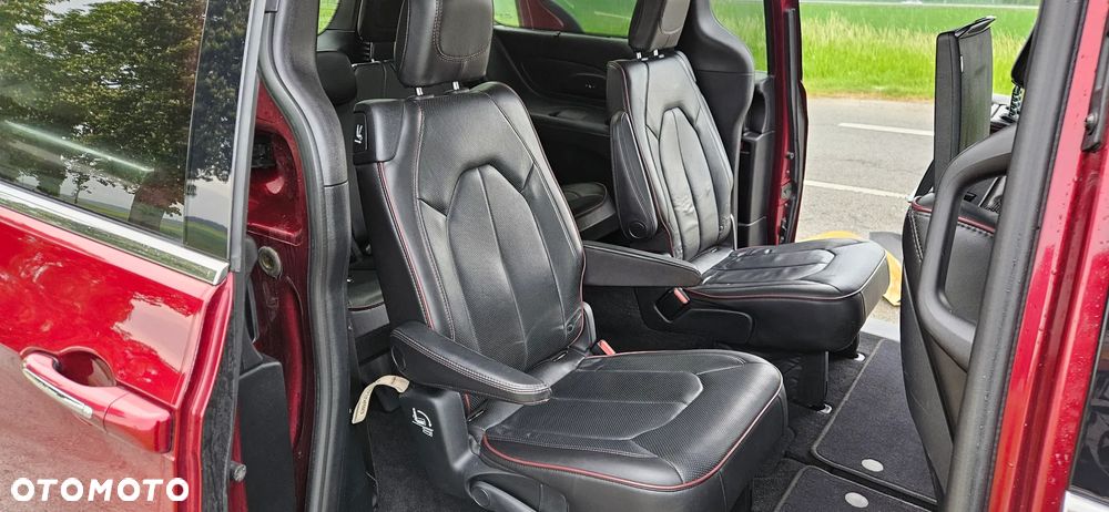 Chrysler Pacifica - 19