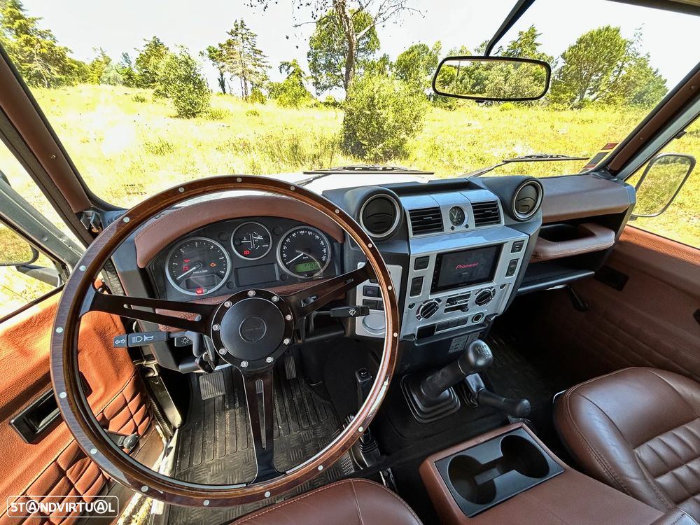Land Rover Defender 90 2.4 CRD S - 23