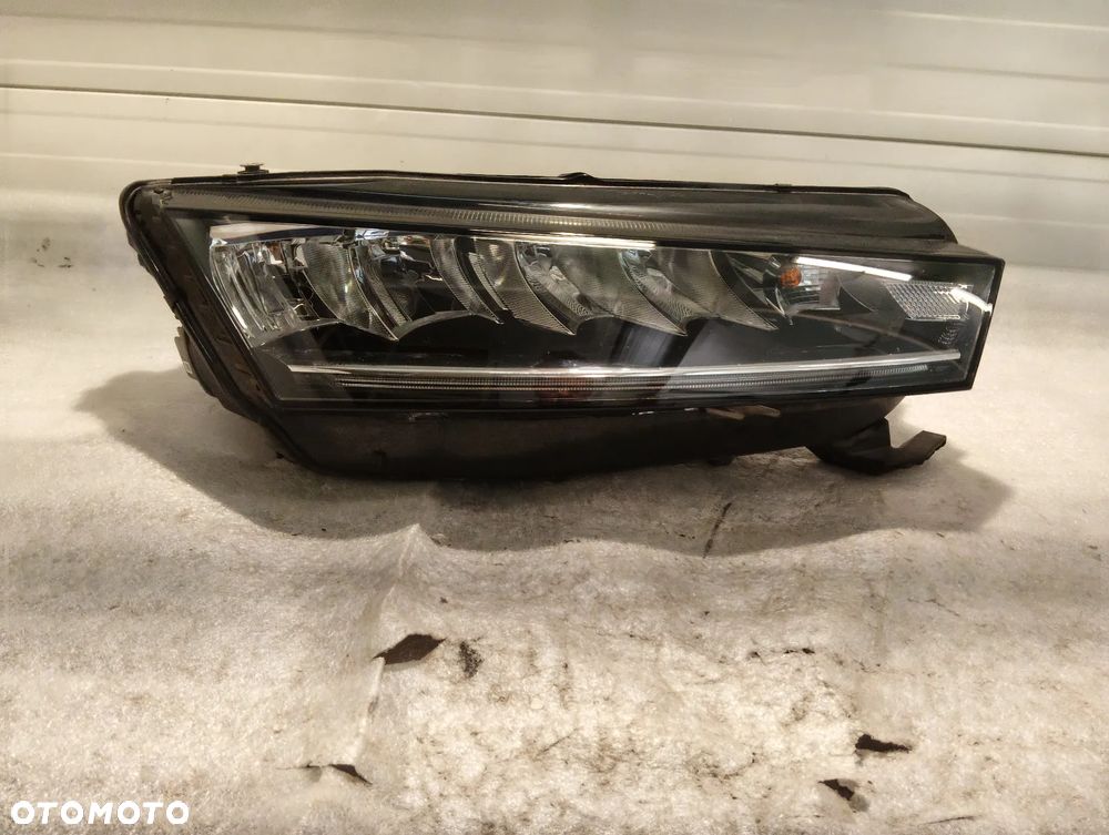 Skoda Octavia Mk4 PÓŁ LED PRZÓD STRONA PRAWA 5E4941016 - 1