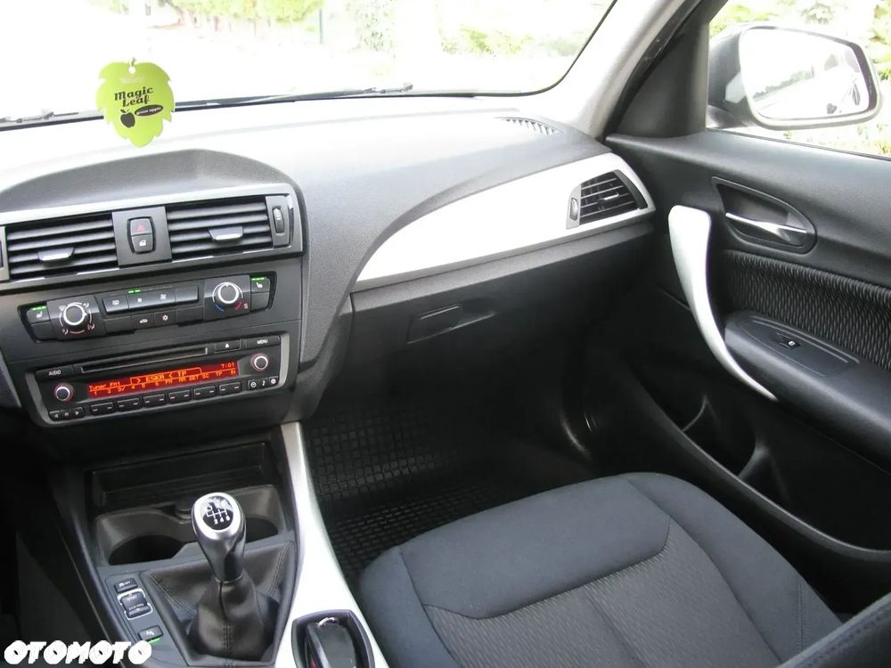 BMW Seria 1 116i - 25