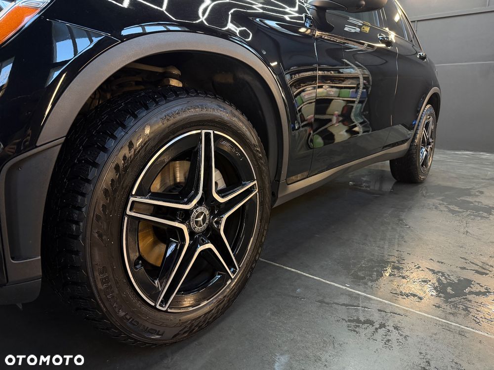 Mercedes-Benz GLC 300 4Matic 9G-TRONIC AMG Line - 5