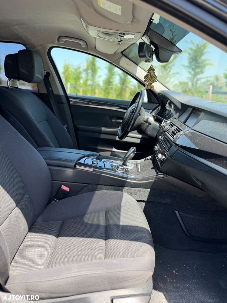 BMW Seria 5 525d Aut. - 7