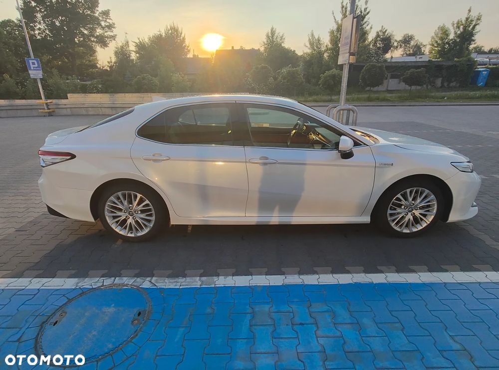 Toyota Camry 2.5 Hybrid Executive CVT - 8