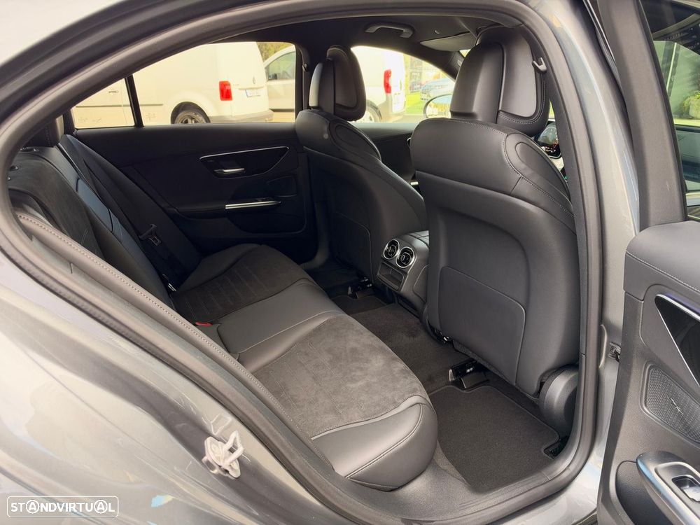 Mercedes-Benz C 300 de AMG Line - 36