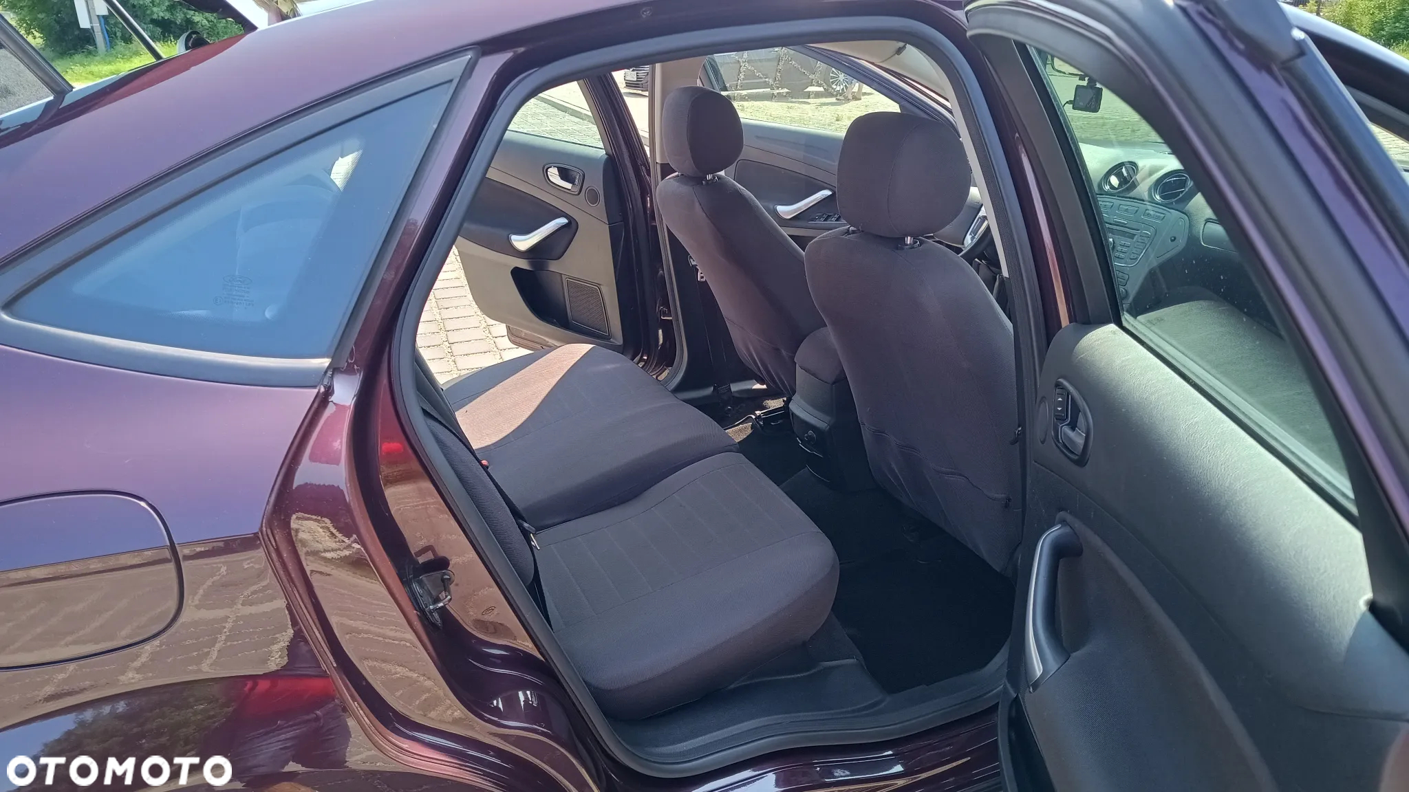 Ford Mondeo 1.6 Silver X - 13