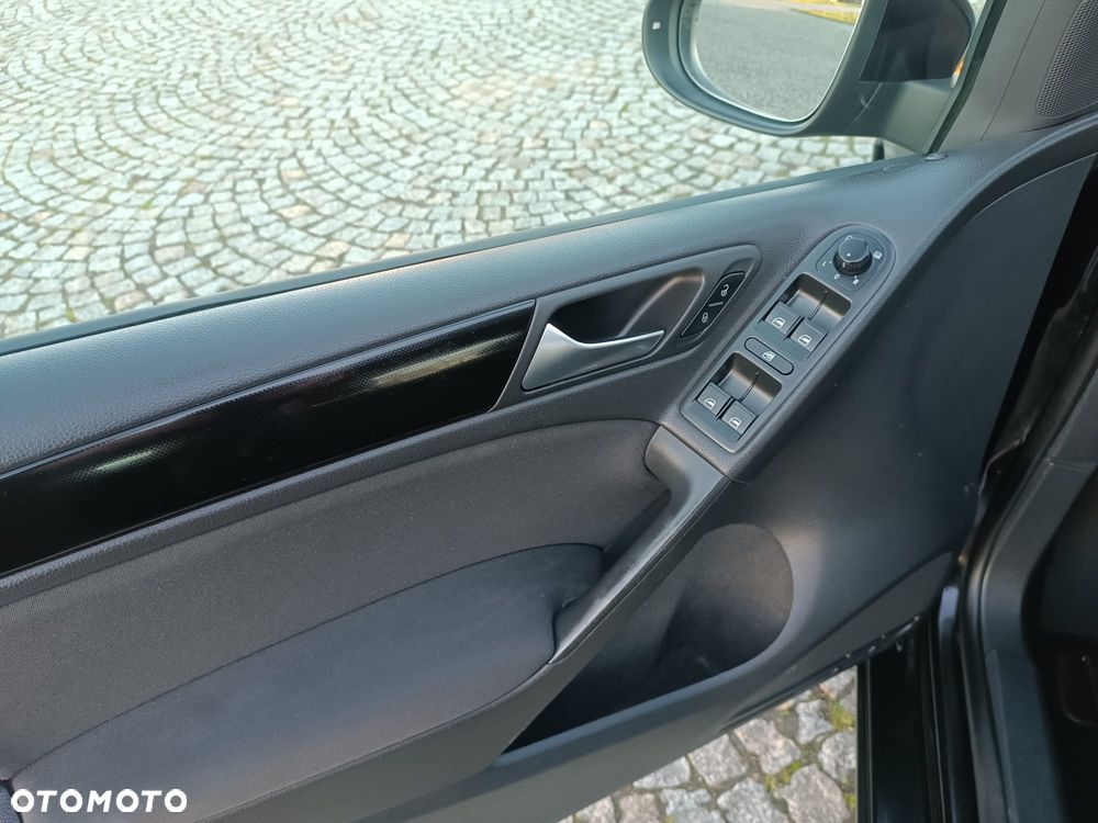 Volkswagen Golf 1.6 TDI DPF BlueMotion Technology Comfortline - 10