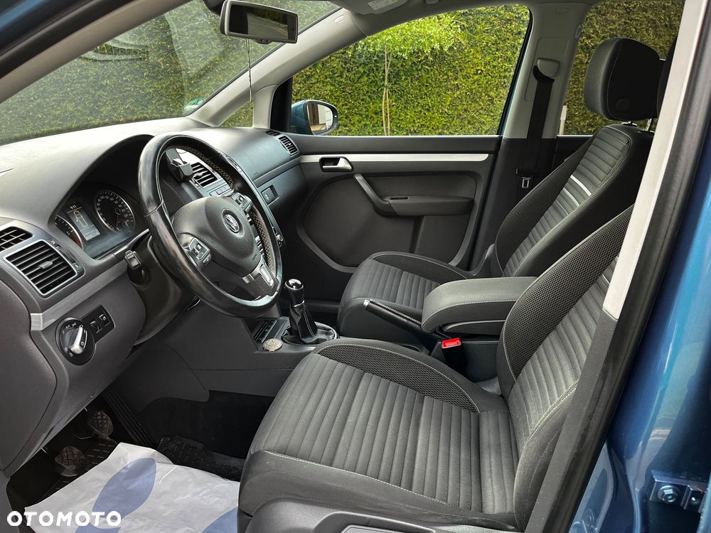 Volkswagen Touran 2.0 TDI DPF Cup - 11