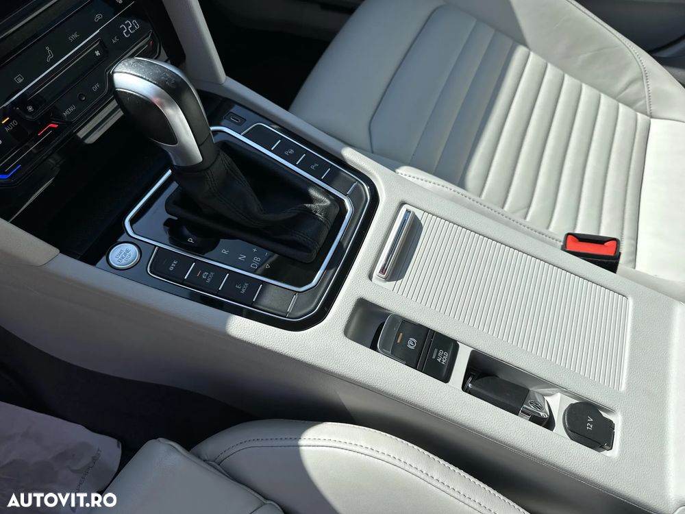 Volkswagen Passat - 18