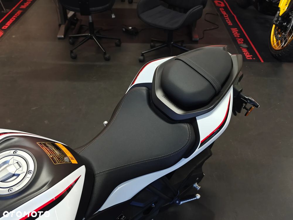 QJMOTOR SRK 125S - 8