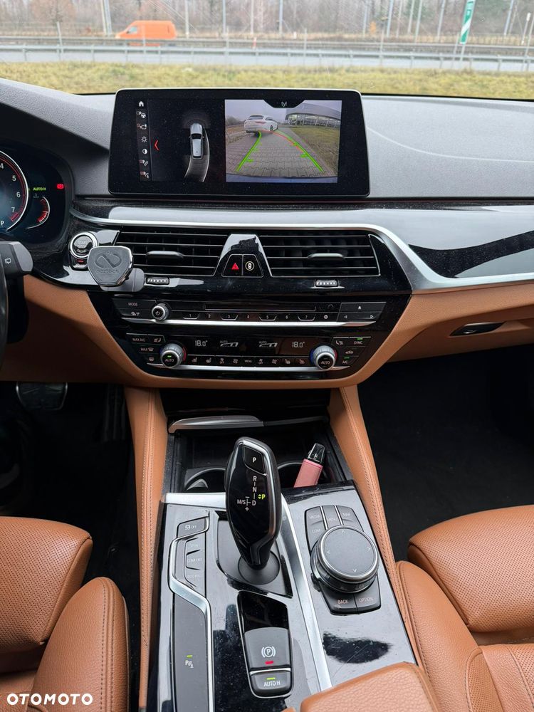 BMW Seria 5 530i xDrive GPF M Sport sport - 12