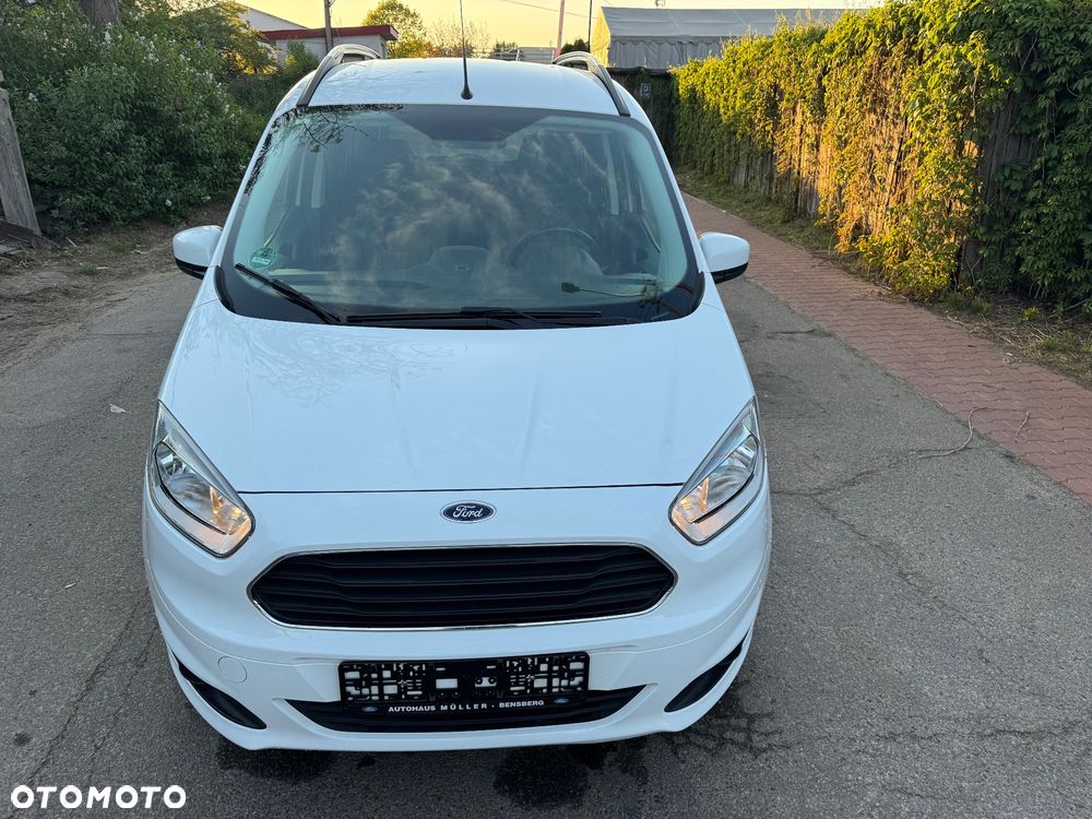 Ford Tourneo Courier 1.0 EcoBoost S&S Titanium - 4