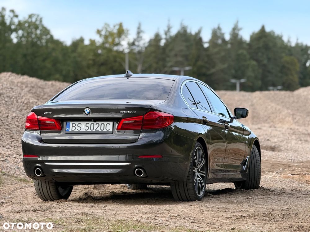 BMW Seria 5 520d Luxury Line - 11