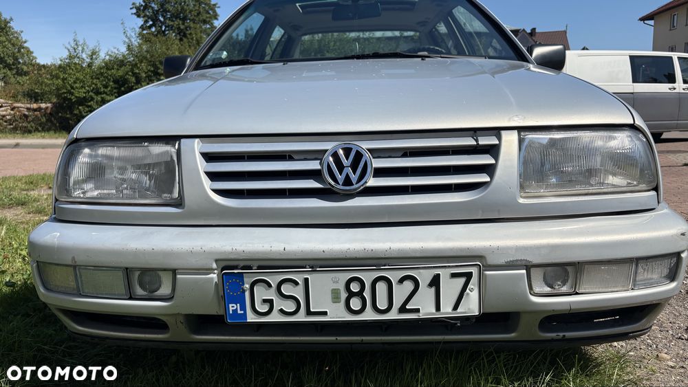 Volkswagen Vento - 1