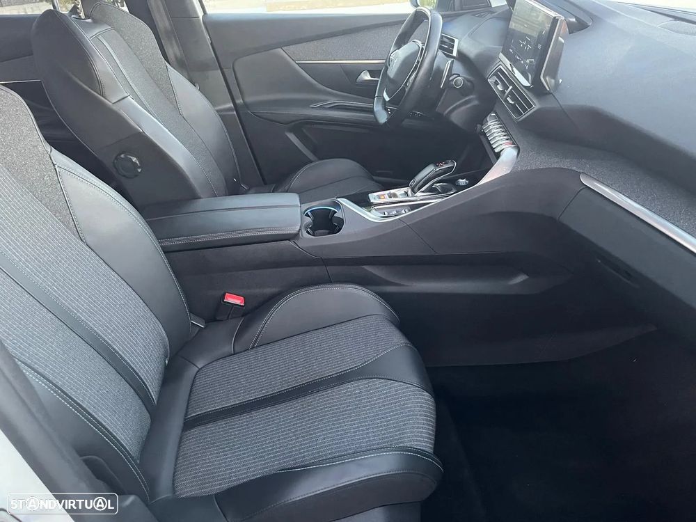 Peugeot 3008 1.5 BlueHDi Allure EAT8 - 37