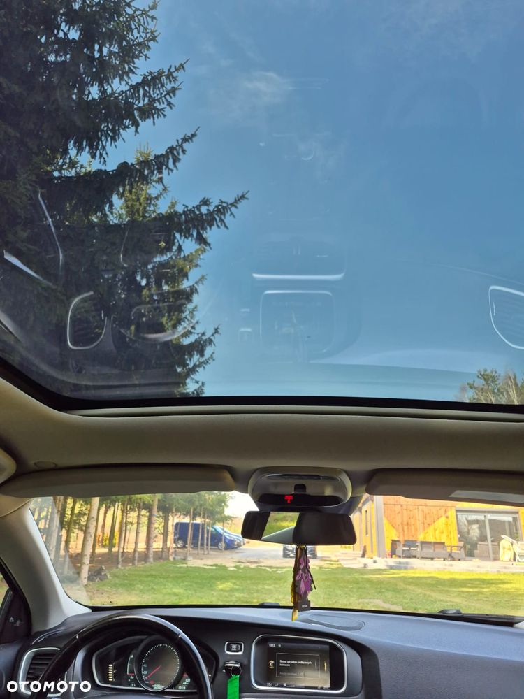 Volvo V40 D2 Summum - 11