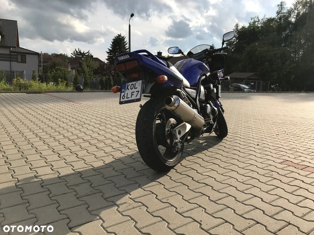 Yamaha FZS - 4
