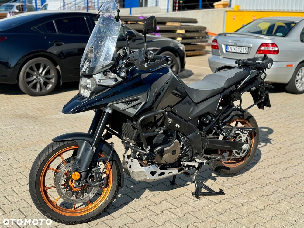 Suzuki V-STROM - 1