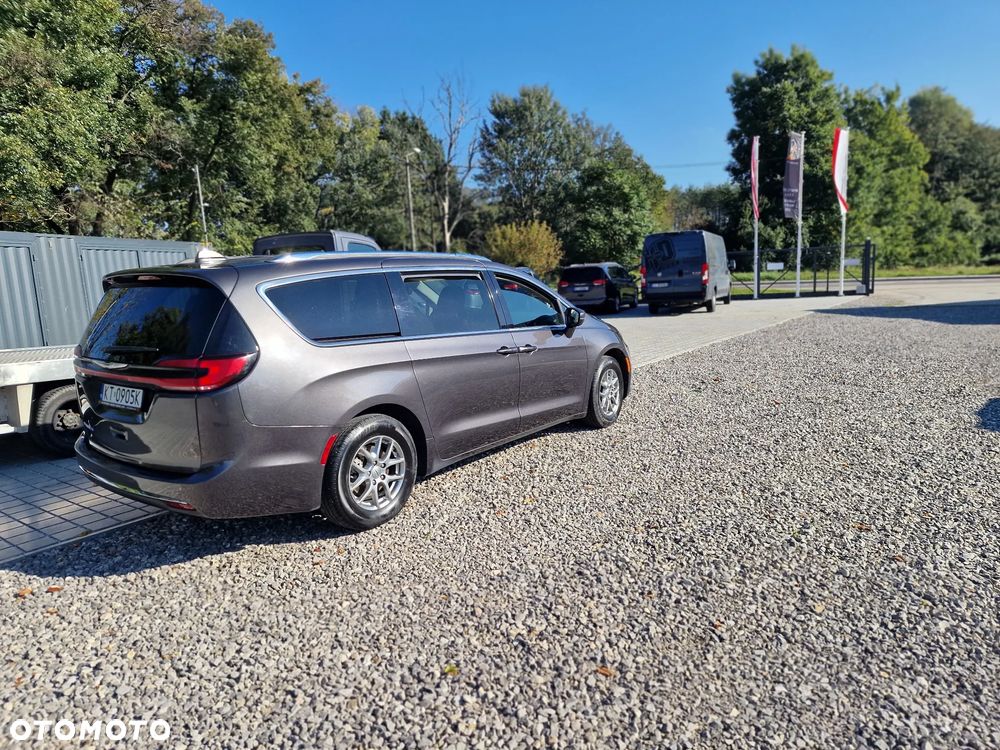 Chrysler Pacifica - 16