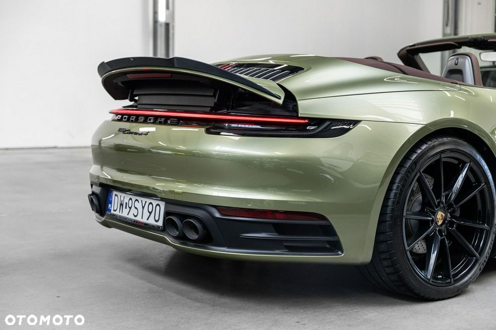 Porsche 911 Carrera 4 PDK - 21