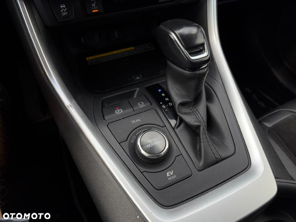Toyota RAV4 2.5 Hybrid Black Edition by JBL 4x4 - 31