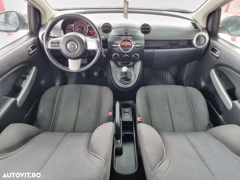 Mazda 2 - 7