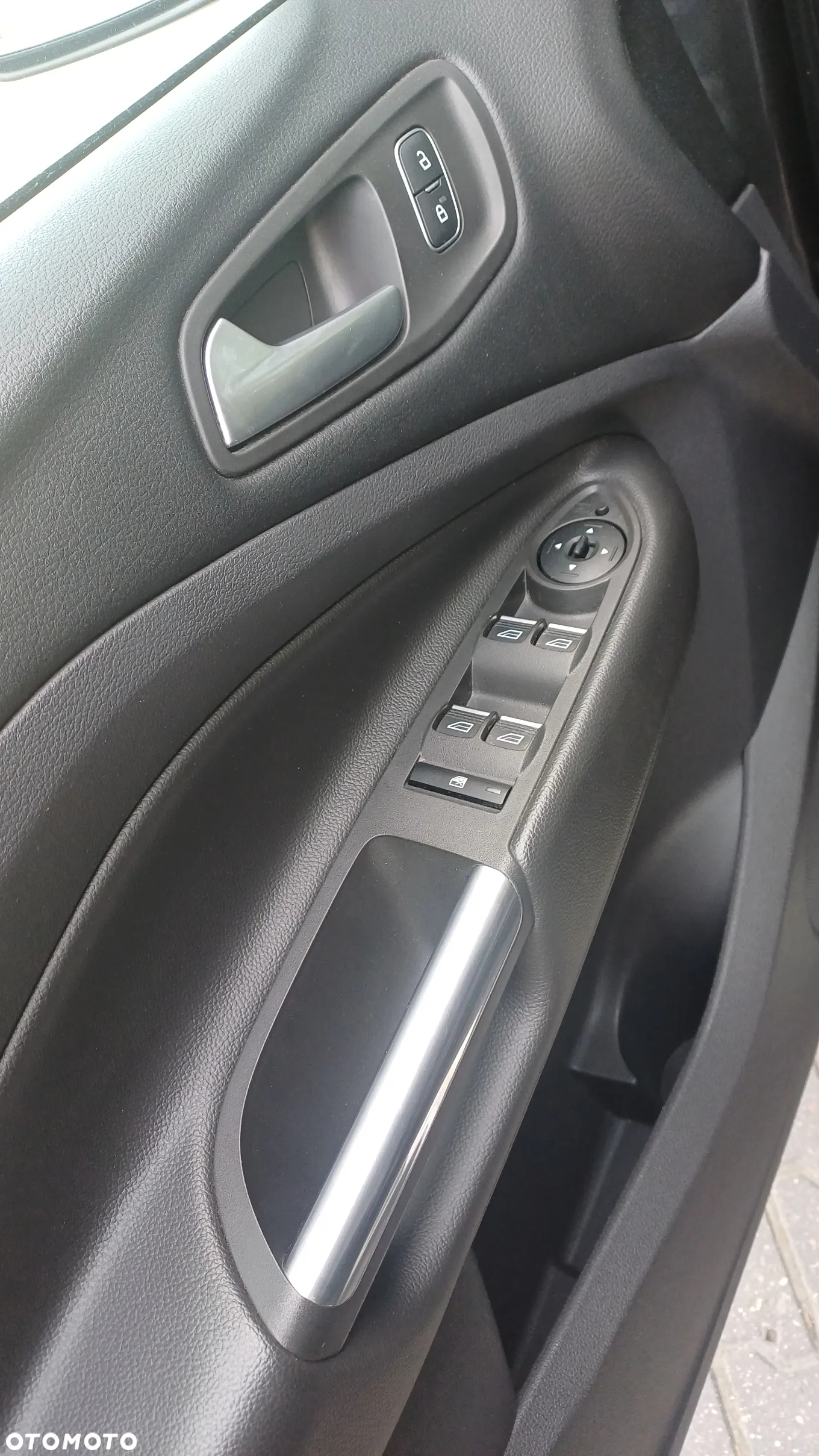 Ford Kuga 1.5 EcoBoost 2x4 Business Edition - 13