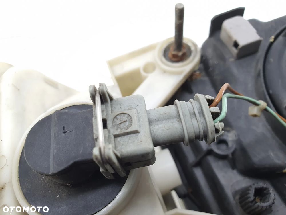 LAMPA LEWA REFLEKTOR KIERUNKOWSKAZ  IVECO EUROCARGO - 9