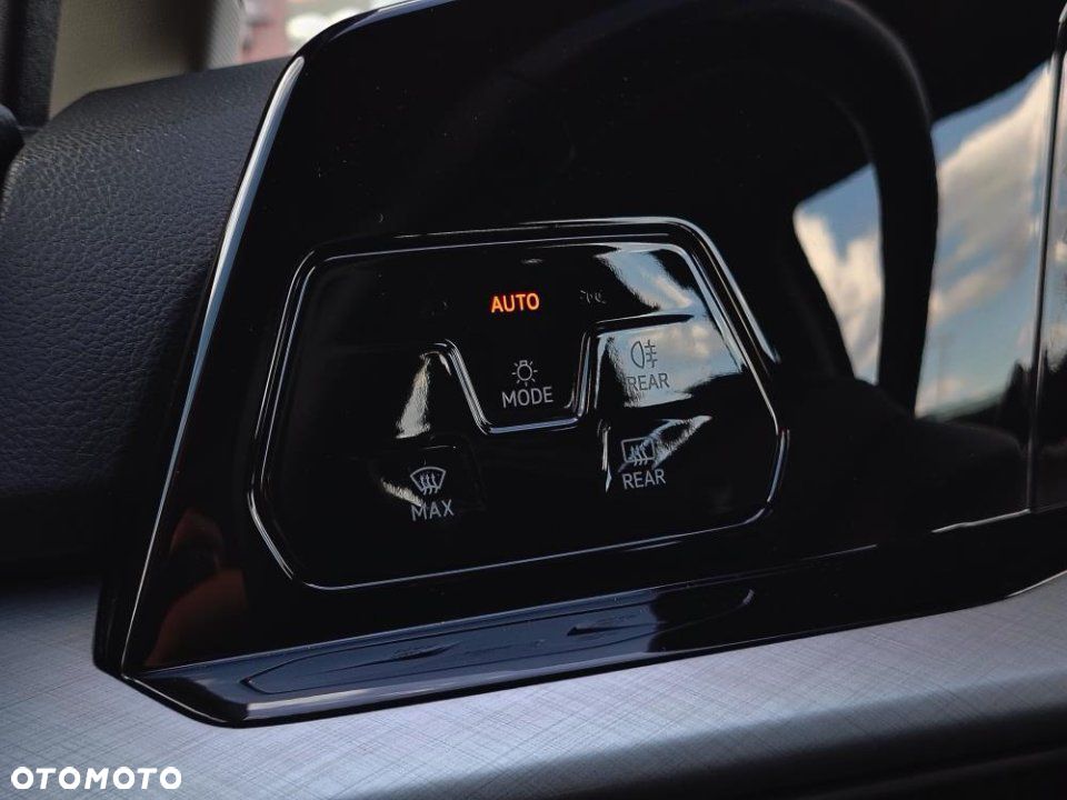 Volkswagen Golf - 24