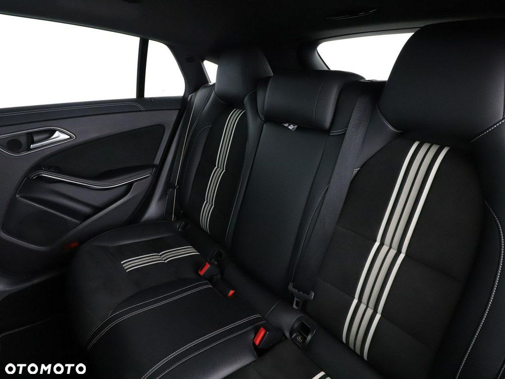 Mercedes-Benz CLA 220 4Matic 7G-DCT AMG Line - 18