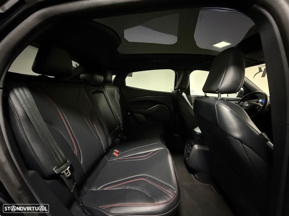 Ford Mustang Mach-E Alargada AWD - 25