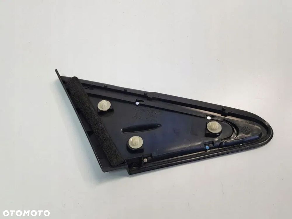 TRÓJKĄT ZAŚLEPKA LEWY PRZÓD TOYOTA AVENSIS T27 60118-05021 - 2