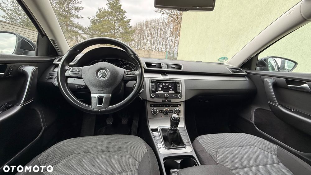 Volkswagen Passat 2.0 TDI Comfortline - 27