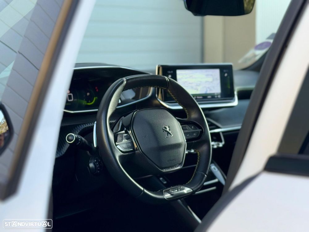 Peugeot 2008 1.2 PureTech GT Line EAT8 - 19