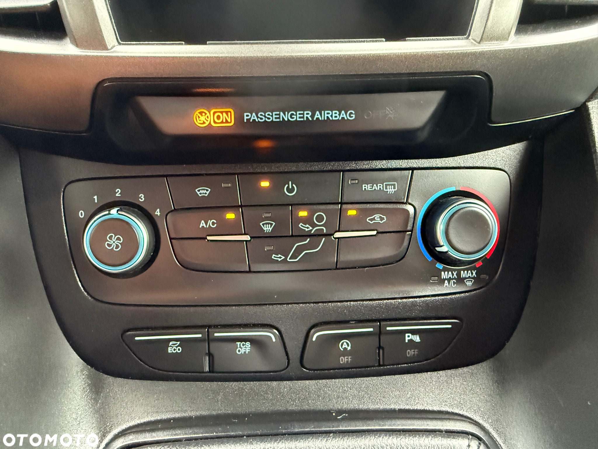 Ford Tourneo Connect Grand - 15