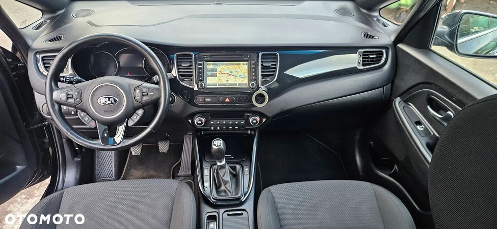 Kia Carens 1.7 CRDi 136 Dream Team Edition - 28