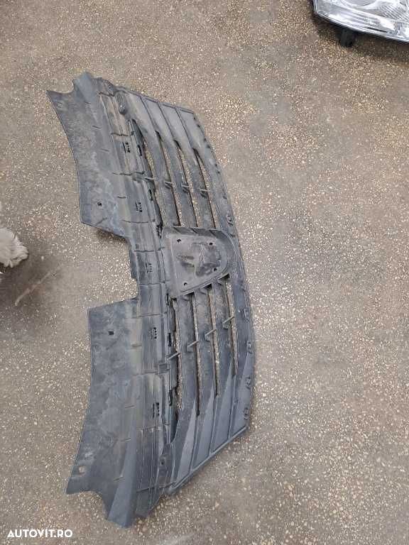 Grila radiator Dacia Logan Facelift an 2009-2012 - 2