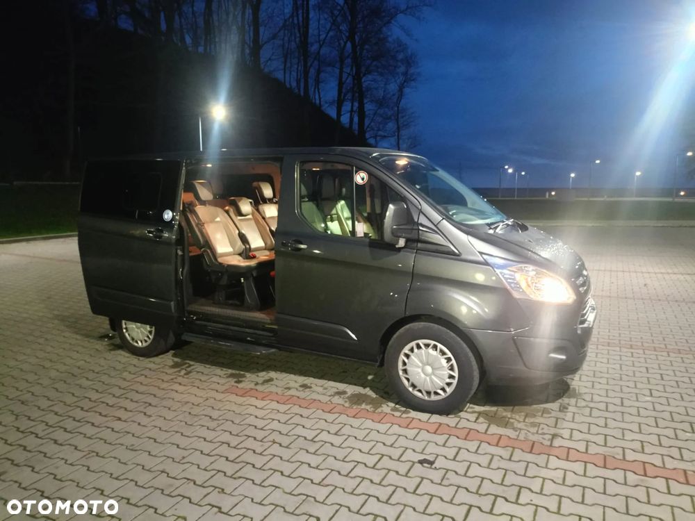 Ford Tourneo Custom - 8