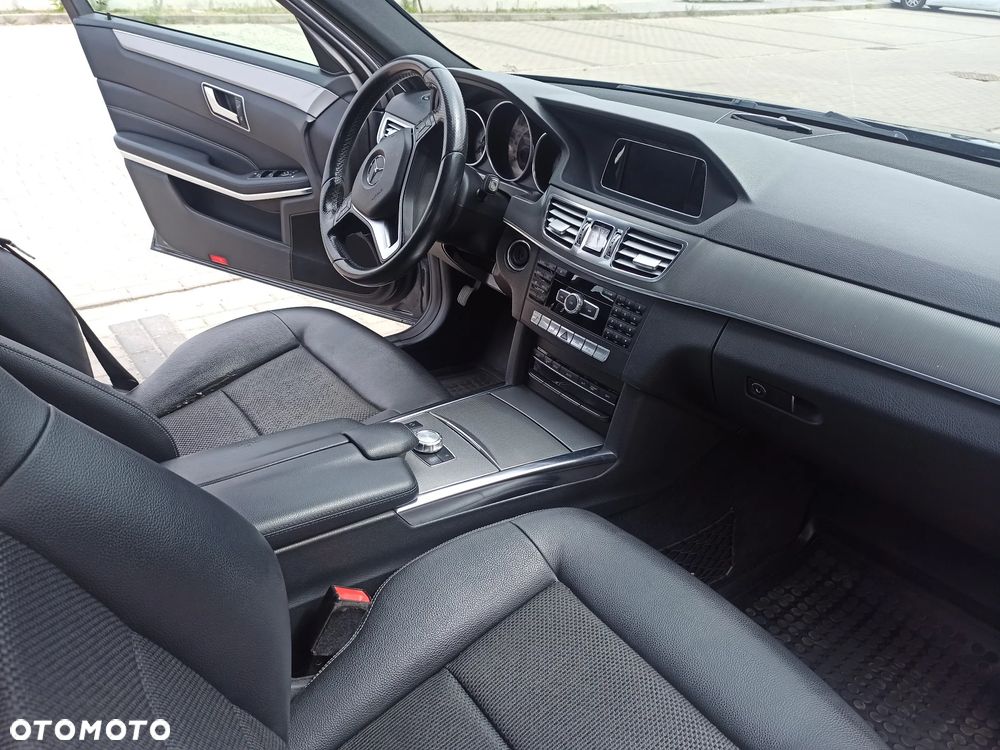 Mercedes-Benz Klasa E 250 CDI 7G-TRONIC Elegance - 22