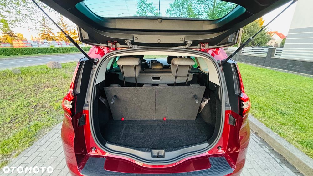 Renault Grand Scenic - 19