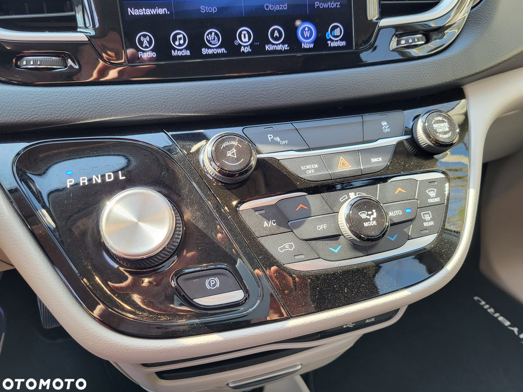 Chrysler Pacifica - 19