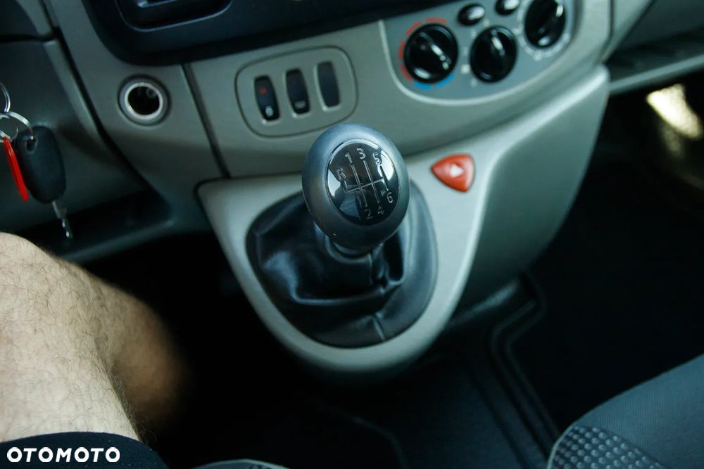 Opel Vivaro - 26